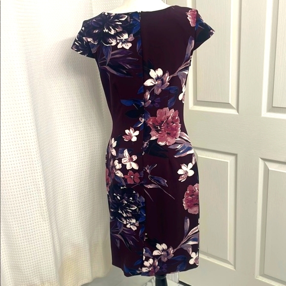 Elegant Floral Purple Dress - Picture 4 of 9